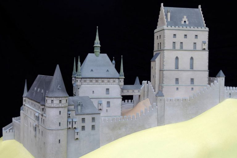 Burgenmodelle Karl IV. ArcTron