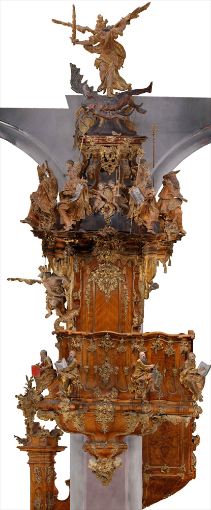 Eines der schönsten Stücke in der Kirche - die Kanzel, ein Meisterwerk des Bamberger Rokoko mit Figuren von Georg Adam Reuß 1751.